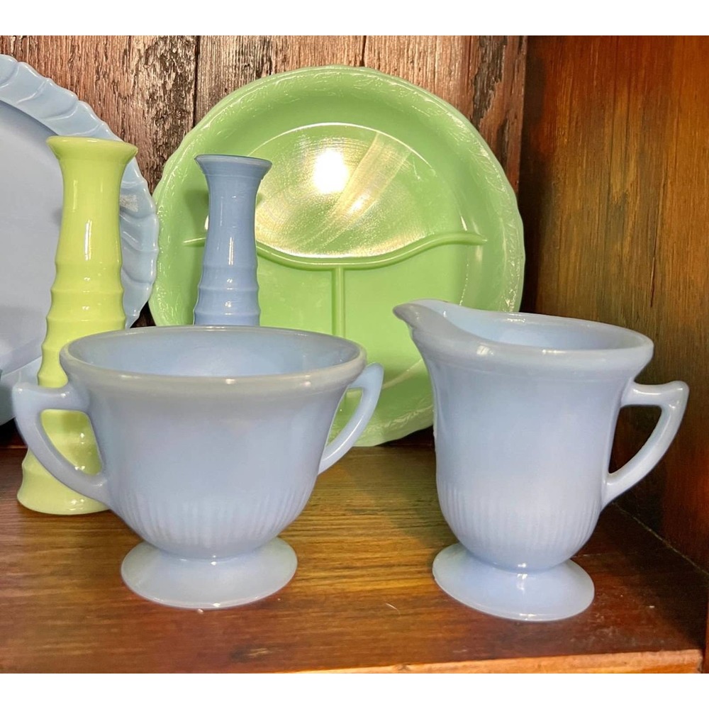 Pyrex Delphite Pie Crust style Sugar & Creamer set